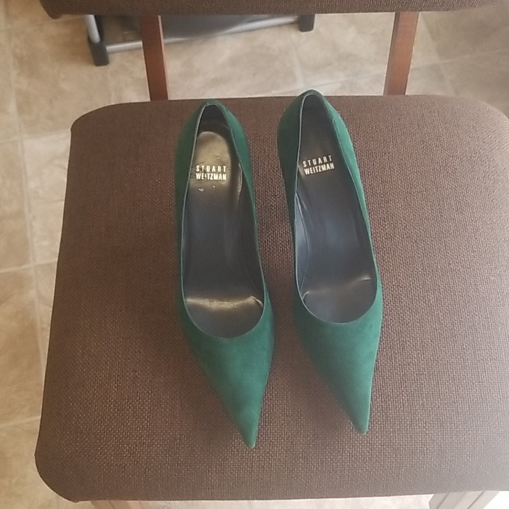 suede, emerald green Stuart Weitzman size 9 heels